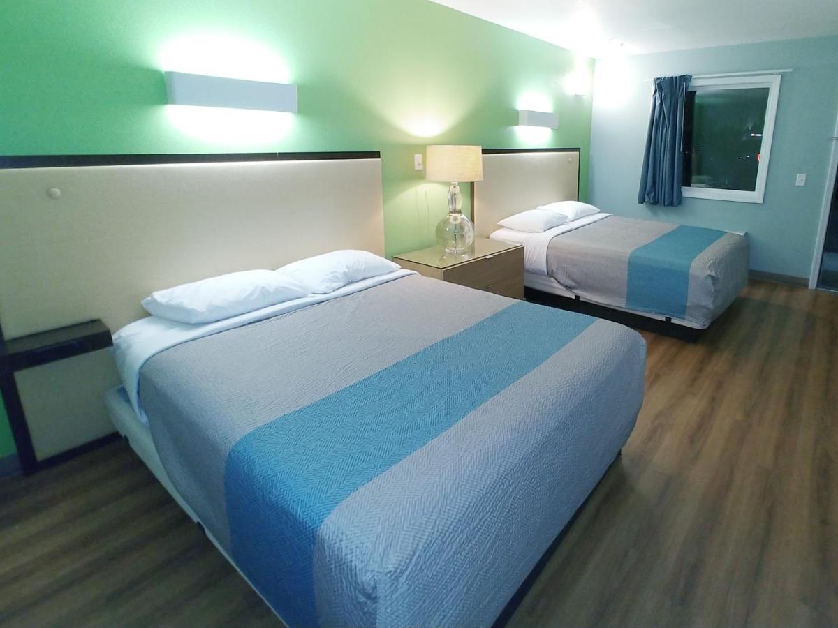 Country Yard Inn And Suites سايكستون المظهر الخارجي الصورة
