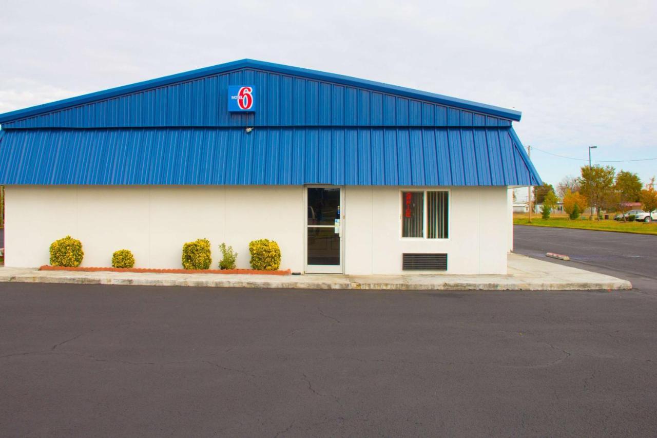 Country Yard Inn And Suites سايكستون المظهر الخارجي الصورة